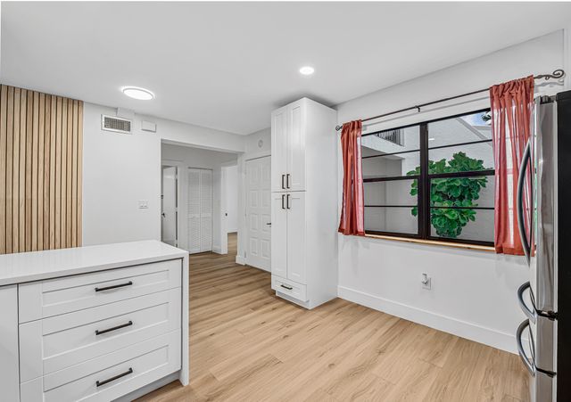 6670 VILLA SONRISA Drive 213, Boca Raton, FL 33433