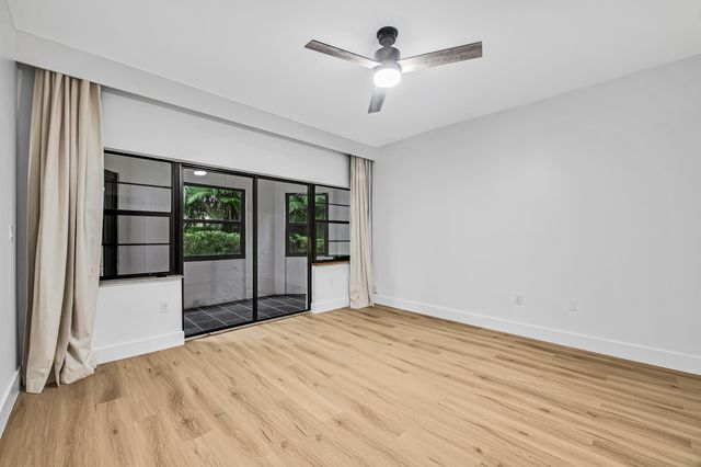 6670 VILLA SONRISA Drive 213, Boca Raton, FL 33433