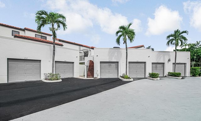 6670 VILLA SONRISA Drive 213, Boca Raton, FL 33433