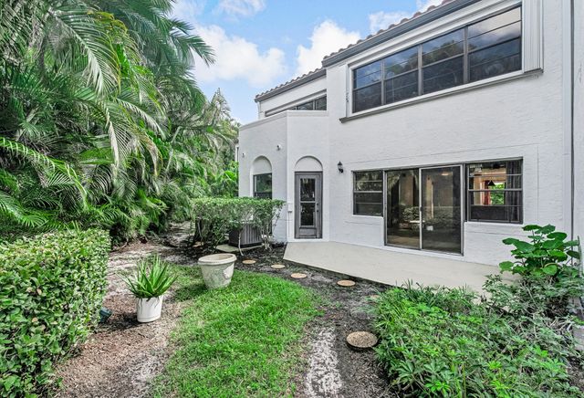 6670 VILLA SONRISA Drive 213, Boca Raton, FL 33433