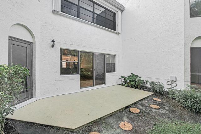 6670 VILLA SONRISA Drive 213, Boca Raton, FL 33433