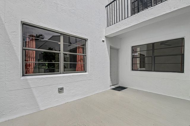 6670 VILLA SONRISA Drive 213, Boca Raton, FL 33433
