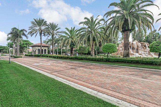 6670 VILLA SONRISA Drive 213, Boca Raton, FL 33433
