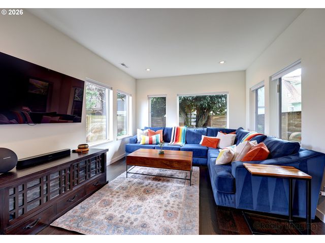 4828 N MISSOURI Ave, Portland, OR 97217