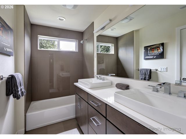 4828 N MISSOURI Ave, Portland, OR 97217