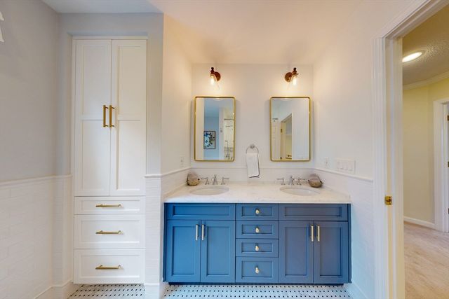 19 Haven Rd., Medfield, MA 02052