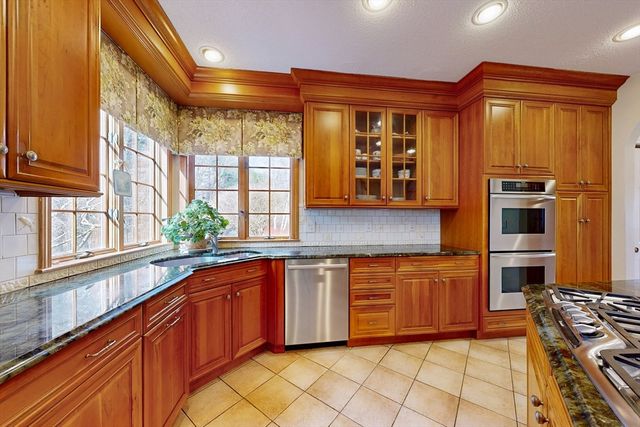 19 Haven Rd., Medfield, MA 02052