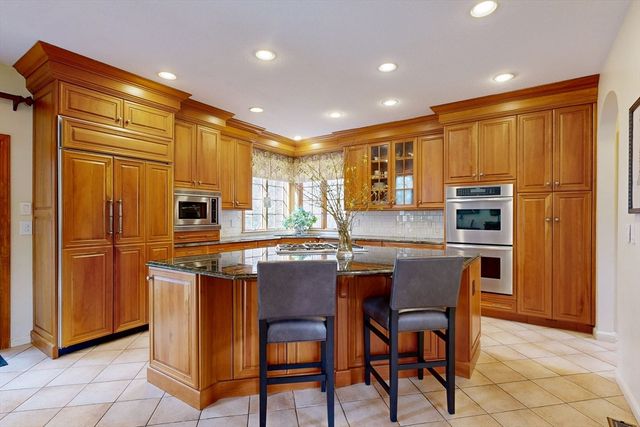 19 Haven Rd., Medfield, MA 02052