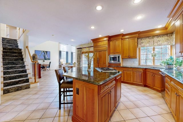 19 Haven Rd., Medfield, MA 02052