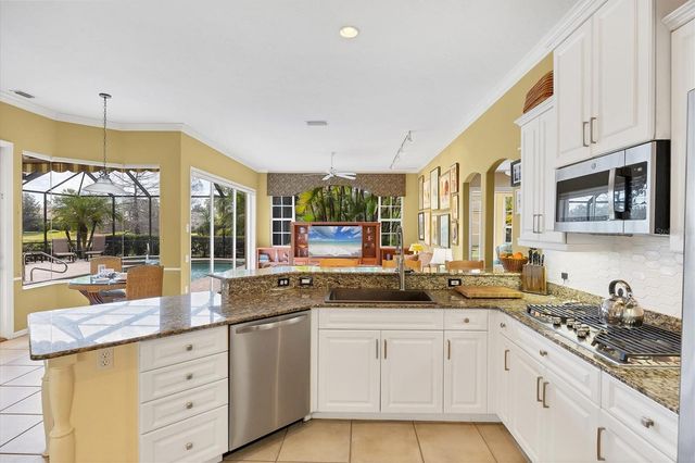 7908 TREESDALE GLEN, Lakewood Ranch, FL 34202