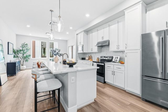 185 Waters Park Circle, San Mateo, CA 94403