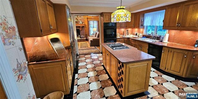 309 Paul Court, Wyckoff, NJ 07481