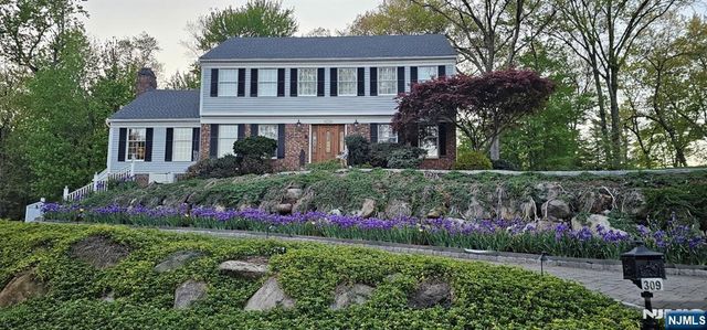 309 Paul Court, Wyckoff, NJ 07481