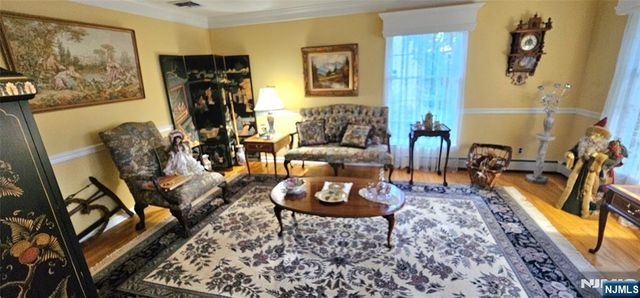 309 Paul Court, Wyckoff, NJ 07481