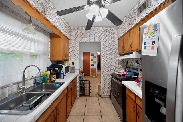 2615 PEEL AVENUE, Orlando, FL 32806
