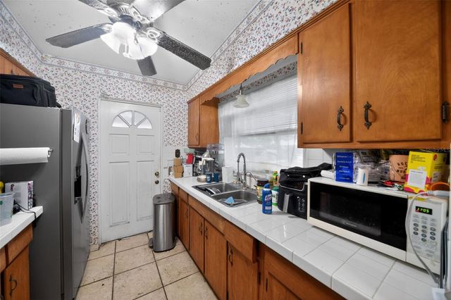 2615 PEEL AVENUE, Orlando, FL 32806
