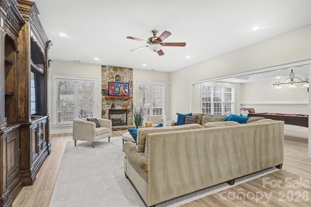 623 N Oak Drive, Huntersville, NC 28078