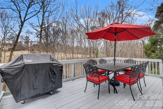 623 N Oak Drive, Huntersville, NC 28078