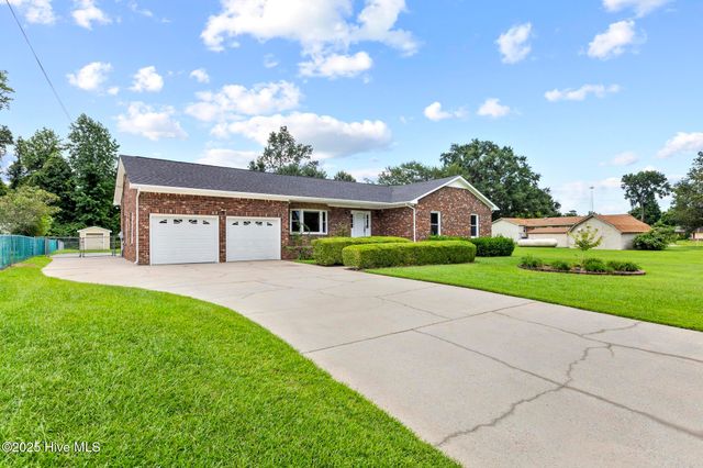 102 Howell Drive, Jacksonville, NC 28540