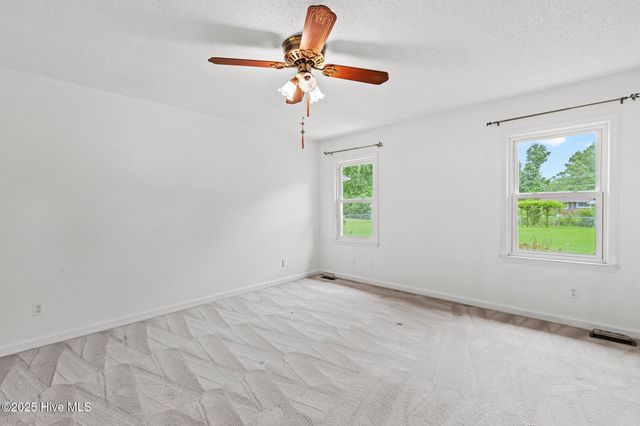 102 Howell Drive, Jacksonville, NC 28540
