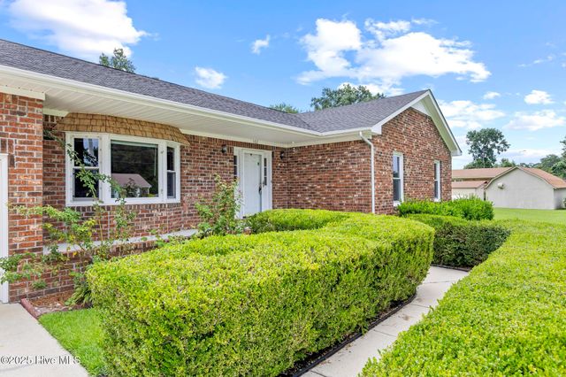 102 Howell Drive, Jacksonville, NC 28540