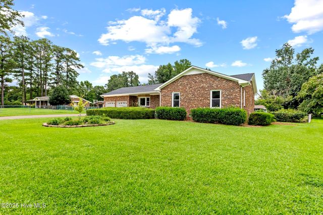 102 Howell Drive, Jacksonville, NC 28540