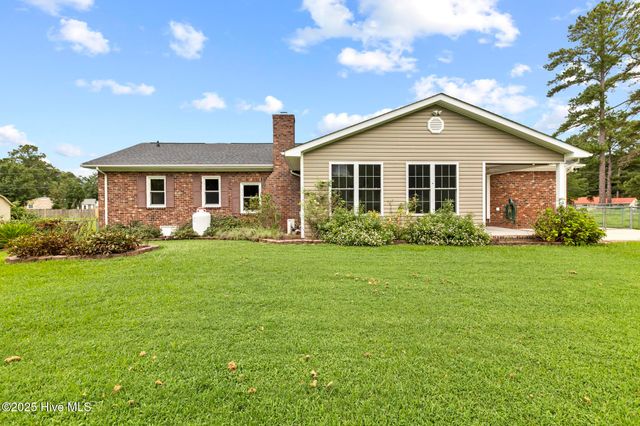 102 Howell Drive, Jacksonville, NC 28540