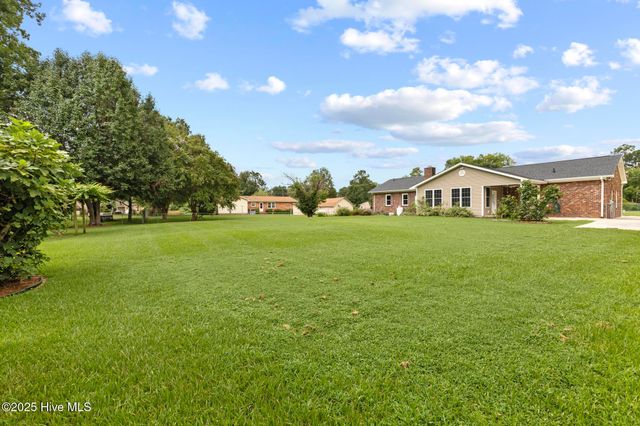 102 Howell Drive, Jacksonville, NC 28540