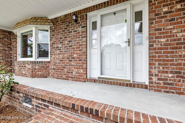 102 Howell Drive, Jacksonville, NC 28540