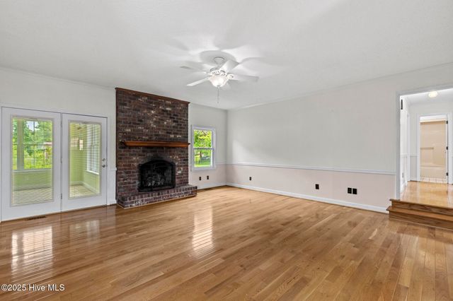 102 Howell Drive, Jacksonville, NC 28540