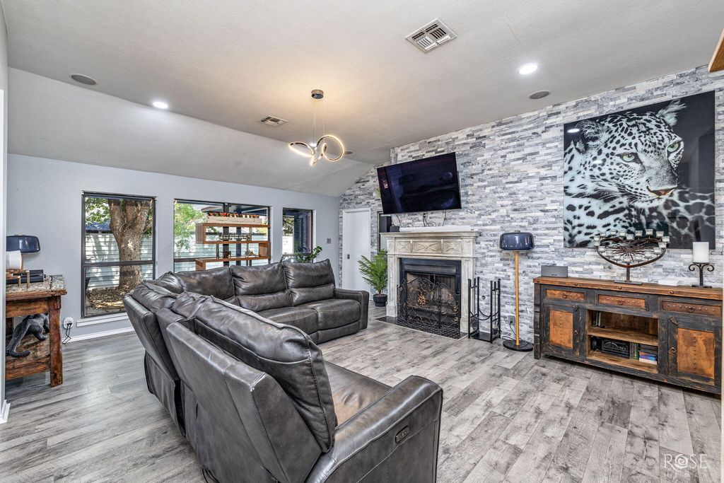 Image 10 of property listing at 5838 Manchester Lane, San Angelo, TX 76901