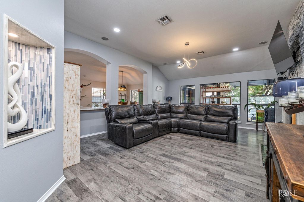 Image 8 of property listing at 5838 Manchester Lane, San Angelo, TX 76901