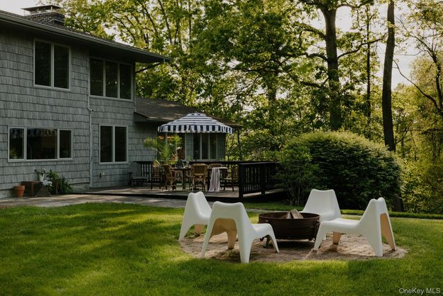 18 Scenic Drive, Hyde Park, NY 12538