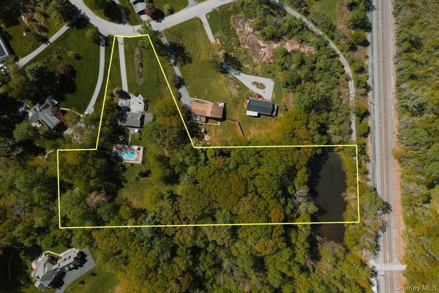 18 Scenic Drive, Hyde Park, NY 12538