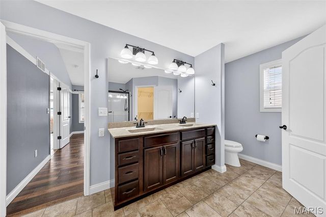 178 Shadow Pointe Drive, Wentzville, MO 63385