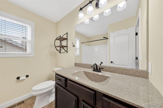 178 Shadow Pointe Drive, Wentzville, MO 63385