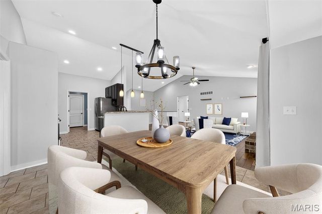 178 Shadow Pointe Drive, Wentzville, MO 63385