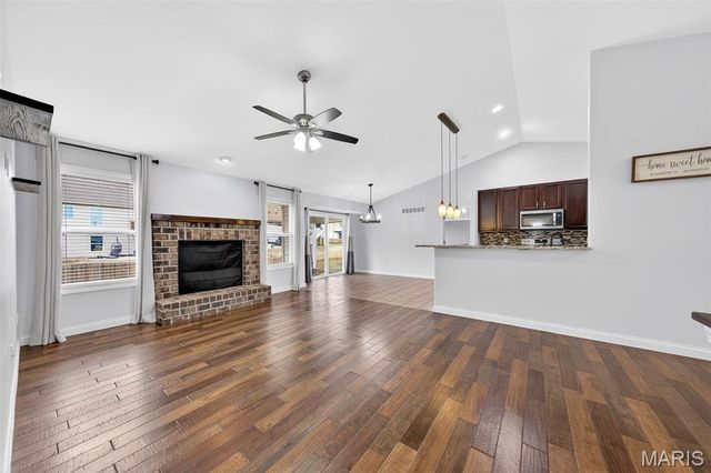 178 Shadow Pointe Drive, Wentzville, MO 63385