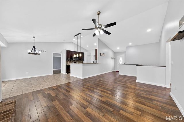 178 Shadow Pointe Drive, Wentzville, MO 63385