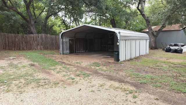 305 Woods LN, Cedar Park, TX 78613
