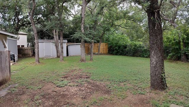 305 Woods LN, Cedar Park, TX 78613