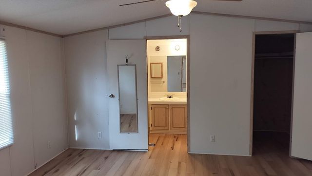 305 Woods LN, Cedar Park, TX 78613