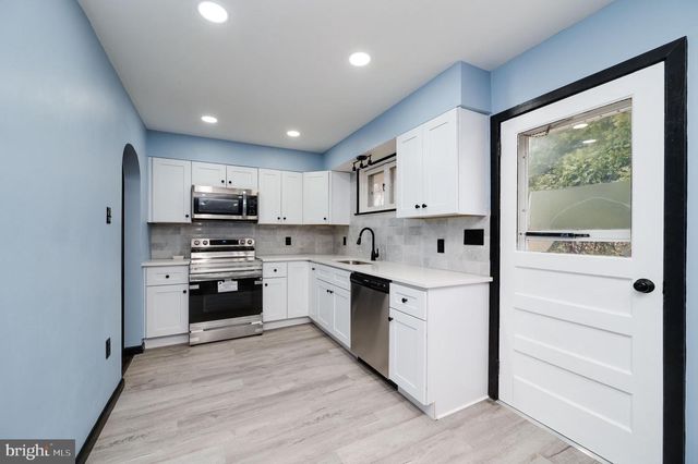 1938 HIGH PARK MNR, Pottsville, PA 17901