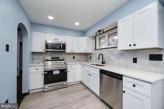 1938 HIGH PARK MNR, Pottsville, PA 17901