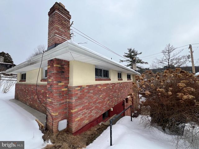 1938 HIGH PARK MNR, Pottsville, PA 17901