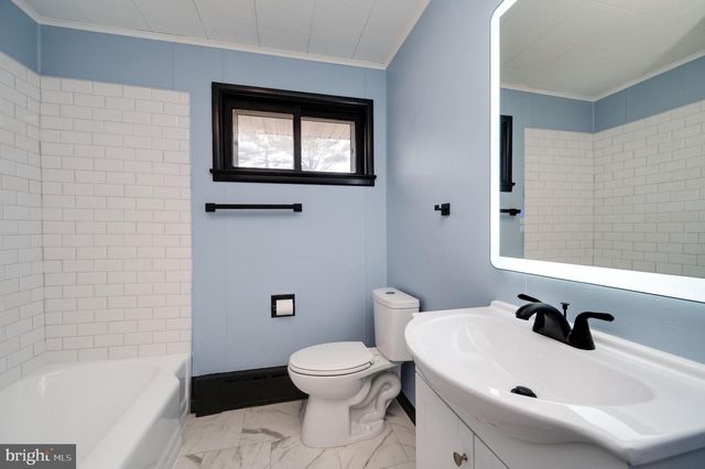 1938 HIGH PARK MNR, Pottsville, PA 17901