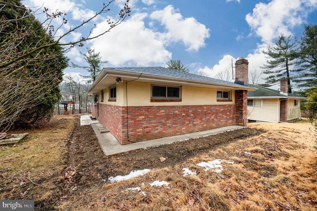 1938 HIGH PARK MNR, Pottsville, PA 17901