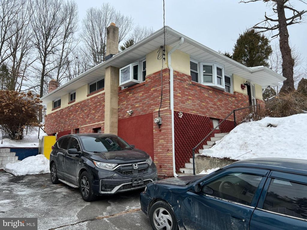 1938 HIGH PARK MNR, Pottsville, PA 17901