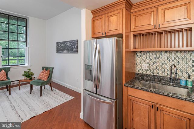 5 ACADEMY CT, Pennington, NJ 08534