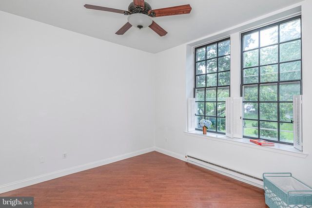 5 ACADEMY CT, Pennington, NJ 08534
